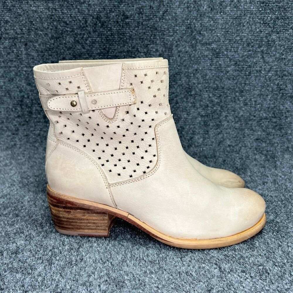 Diba Western Boots Women's Size 7 Cream Perforated Leather Ankle Booties